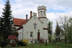Leśniczówka-Zamek-w-Zwonowicach.