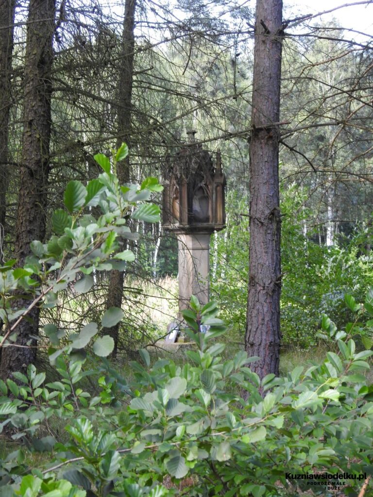 Kapliczka słupkowa Kapliczka słupkowa